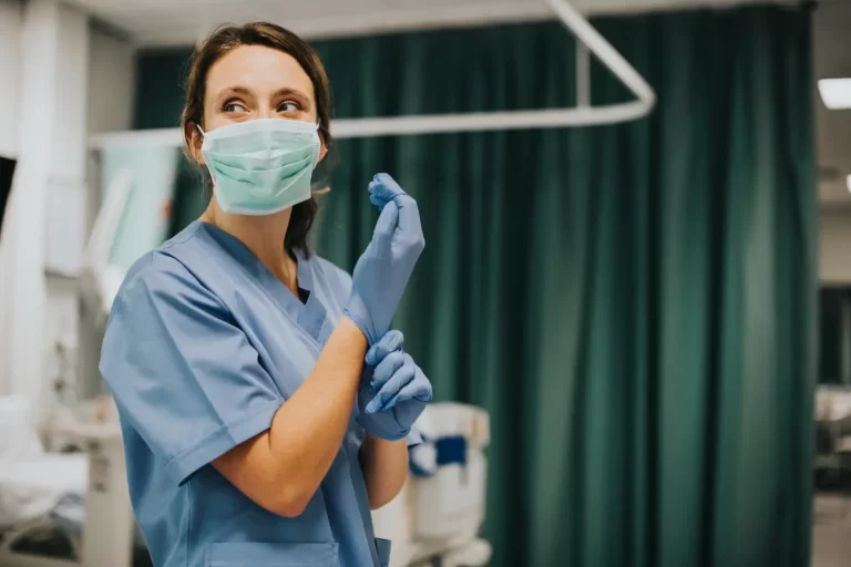 Técnico em Enfermagem: O que se aprende, onde fazer o curso no RJ e mais